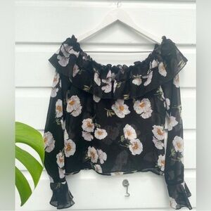 ❣️H&M ruffled collared, NWT, daisy floral, blue blouse , long sleeve, Sz s Top